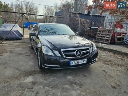 Черный Мерседес Е-Класс, объемом двигателя 2.14 л и пробегом 200 тыс. км за 7900 $, фото 1 на Automoto.ua