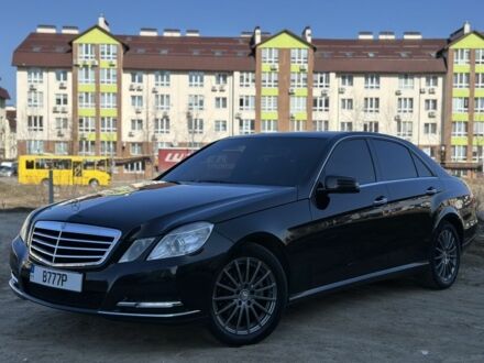 Мерседес Е-Класс 2012 в Киеве на Automoto.ua Черный Мерседес Е-Класс, объемом двигателя 1.8 л и пробегом 320 тыс. км за 9850 $, фото 1 на Automoto.ua