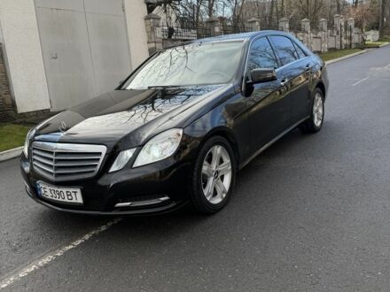 Черный Мерседес Е-Класс, объемом двигателя 2.1 л и пробегом 399 тыс. км за 8999 $, фото 1 на Automoto.ua