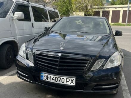 Чорний Мерседес Е-Клас, об'ємом двигуна 2.1 л та пробігом 250 тис. км за 9672 $, фото 1 на Automoto.ua
