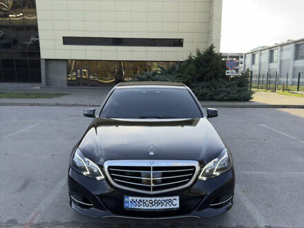 Чорний Мерседес Е-Клас, об'ємом двигуна 3 л та пробігом 300 тис. км за 22000 $, фото 1 на Automoto.ua