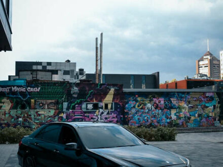 Мерседес Е-Клас 2013 у Києві на Automoto.ua Чорний Мерседес Е-Клас, об'ємом двигуна 5.46 л та пробігом 147 тис. км за 37000 $, фото 1 на Automoto.ua