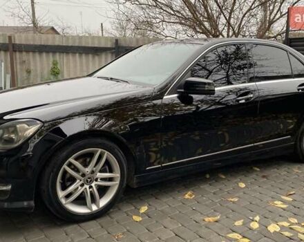Черный Мерседес Е-Класс, объемом двигателя 1.8 л и пробегом 235 тыс. км за 14950 $, фото 1 на Automoto.ua
