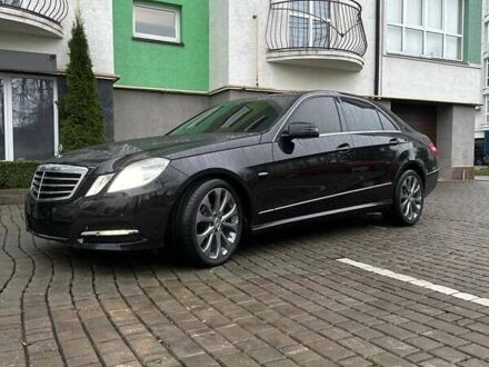Черный Мерседес Е-Класс, объемом двигателя 2.2 л и пробегом 278 тыс. км за 12999 $, фото 1 на Automoto.ua