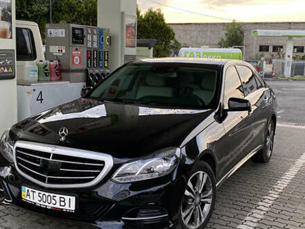 Чорний Мерседес Е-Клас, об'ємом двигуна 2.2 л та пробігом 261 тис. км за 15000 $, фото 1 на Automoto.ua