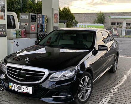 Чорний Мерседес Е-Клас, об'ємом двигуна 2.2 л та пробігом 261 тис. км за 15000 $, фото 1 на Automoto.ua