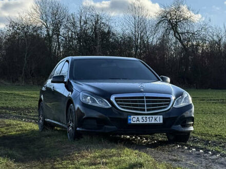 Чорний Мерседес Е-Клас, об'ємом двигуна 2 л та пробігом 329 тис. км за 13900 $, фото 1 на Automoto.ua
