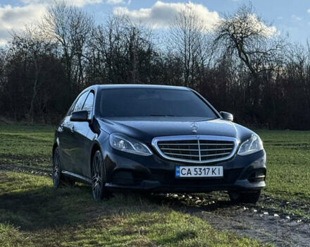 Черный Мерседес Е-Класс, объемом двигателя 2 л и пробегом 329 тыс. км за 13900 $, фото 1 на Automoto.ua