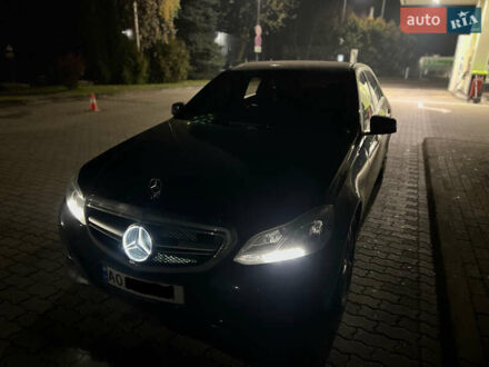 Черный Мерседес Е-Класс, объемом двигателя 2.2 л и пробегом 250 тыс. км за 11999 $, фото 1 на Automoto.ua