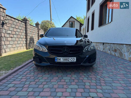 Мерседес Е-Класс 2014 в Дубно на Automoto.ua Черный Мерседес Е-Класс, объемом двигателя 2.14 л и пробегом 290 тыс. км за 16500 $, фото 1 на Automoto.ua