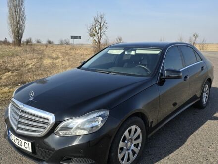 Мерседес Е-Клас 2014 у Ковель на Automoto.ua Чорний Мерседес Е-Клас, об'ємом двигуна 2 л та пробігом 400 тис. км за 16500 $, фото 1 на Automoto.ua
