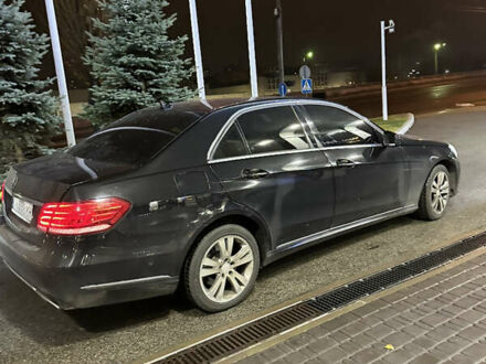 Черный Мерседес Е-Класс, объемом двигателя 2.14 л и пробегом 260 тыс. км за 13600 $, фото 1 на Automoto.ua