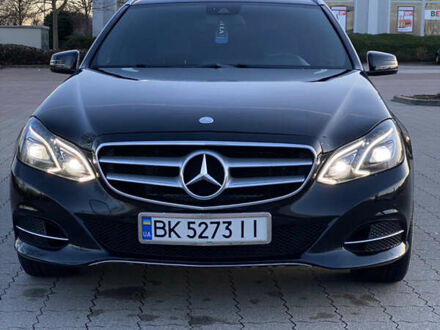 Мерседес Е-Класс 2015 в Ровно на Automoto.ua Черный Мерседес Е-Класс, объемом двигателя 2.2 л и пробегом 370 тыс. км за 15400 $, фото 1 на Automoto.ua