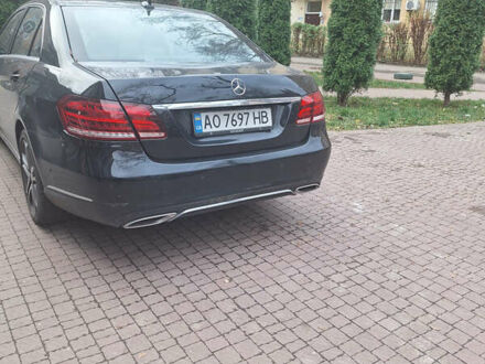 Черный Мерседес Е-Класс, объемом двигателя 2.14 л и пробегом 127 тыс. км за 22000 $, фото 1 на Automoto.ua