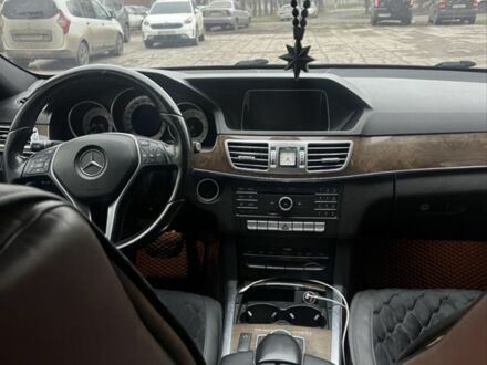 Чорний Мерседес Е-Клас, об'ємом двигуна 2.2 л та пробігом 260 тис. км за 21000 $, фото 1 на Automoto.ua