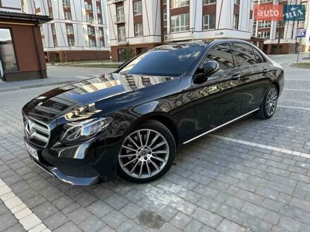 Чорний Мерседес Е-Клас, об'ємом двигуна 1.95 л та пробігом 250 тис. км за 30000 $, фото 1 на Automoto.ua