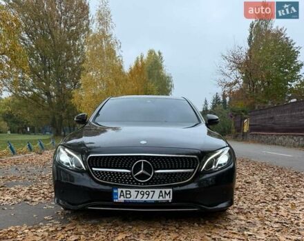 Черный Мерседес Е-Класс, объемом двигателя 1.95 л и пробегом 248 тыс. км за 25500 $, фото 1 на Automoto.ua