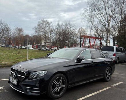 Черный Мерседес Е-Класс, объемом двигателя 1.99 л и пробегом 100 тыс. км за 23499 $, фото 1 на Automoto.ua