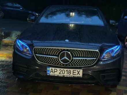 Чорний Мерседес Е-Клас, об'ємом двигуна 3 л та пробігом 179 тис. км за 37800 $, фото 1 на Automoto.ua
