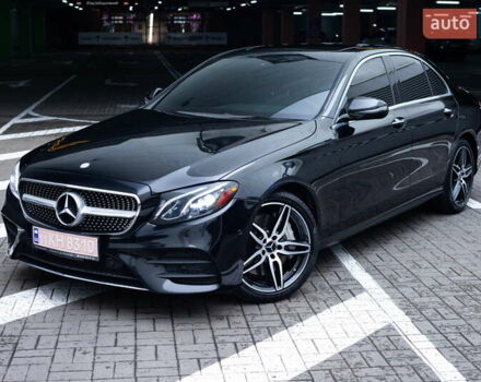 Черный Мерседес Е-Класс, объемом двигателя 2 л и пробегом 184 тыс. км за 26300 $, фото 1 на Automoto.ua