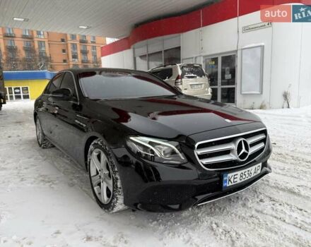 Черный Мерседес Е-Класс, объемом двигателя 1.95 л и пробегом 111 тыс. км за 27900 $, фото 1 на Automoto.ua