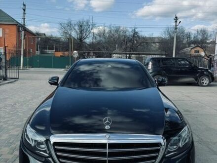 Черный Мерседес Е-Класс, объемом двигателя 1.95 л и пробегом 97 тыс. км за 32100 $, фото 1 на Automoto.ua