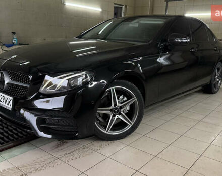 Черный Мерседес Е-Класс, объемом двигателя 1.95 л и пробегом 187 тыс. км за 27900 $, фото 1 на Automoto.ua