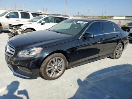 Черный Мерседес Е-Класс, объемом двигателя 2.1 л и пробегом 72 тыс. км за 4000 $, фото 1 на Automoto.ua