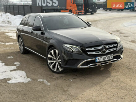 Черный Мерседес Е-Класс, объемом двигателя 1.95 л и пробегом 240 тыс. км за 29900 $, фото 1 на Automoto.ua