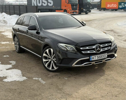 Черный Мерседес Е-Класс, объемом двигателя 1.95 л и пробегом 240 тыс. км за 29900 $, фото 1 на Automoto.ua