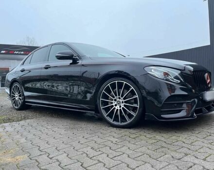 Чорний Мерседес Е-Клас, об'ємом двигуна 0 л та пробігом 128 тис. км за 25000 $, фото 1 на Automoto.ua