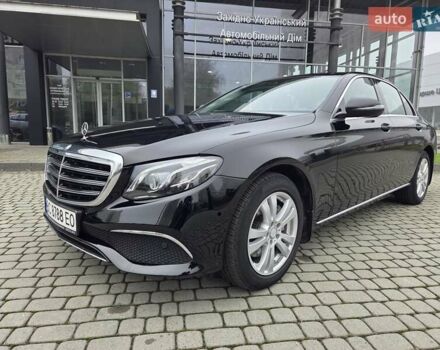 Черный Мерседес Е-Класс, объемом двигателя 1.95 л и пробегом 28 тыс. км за 37000 $, фото 1 на Automoto.ua