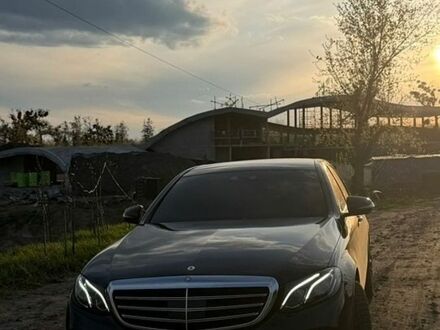Чорний Мерседес Е-Клас, об'ємом двигуна 1.95 л та пробігом 265 тис. км за 24800 $, фото 1 на Automoto.ua