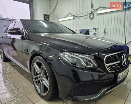 Черный Мерседес Е-Класс, объемом двигателя 1.95 л и пробегом 140 тыс. км за 35000 $, фото 1 на Automoto.ua