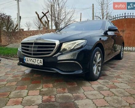 Черный Мерседес Е-Класс, объемом двигателя 1.95 л и пробегом 238 тыс. км за 33700 $, фото 1 на Automoto.ua