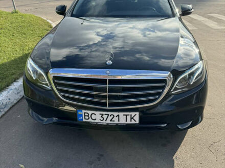 Чорний Мерседес Е-Клас, об'ємом двигуна 2 л та пробігом 216 тис. км за 27000 $, фото 1 на Automoto.ua