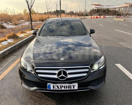 Чорний Мерседес Е-Клас, об'ємом двигуна 2 л та пробігом 94 тис. км за 19900 $, фото 1 на Automoto.ua