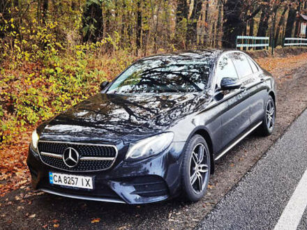 Чорний Мерседес Е-Клас, об'ємом двигуна 2 л та пробігом 220 тис. км за 19999 $, фото 1 на Automoto.ua