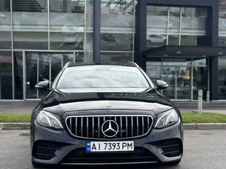 Черный Мерседес Е-Класс, объемом двигателя 1.95 л и пробегом 227 тыс. км за 19999 $, фото 1 на Automoto.ua