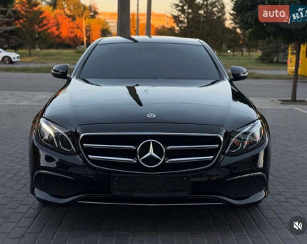 Мерседес Е-Клас 2018 у Полтаві на Automoto.ua Чорний Мерседес Е-Клас, об'ємом двигуна 1.95 л та пробігом 94 тис. км за 32000 $, фото 1 на Automoto.ua
