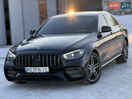 Чорний Мерседес Е-Клас, об'ємом двигуна 2 л та пробігом 460 тис. км за 29700 $, фото 1 на Automoto.ua