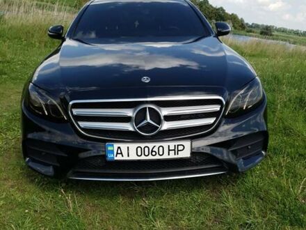 Черный Мерседес Е-Класс, объемом двигателя 2 л и пробегом 13 тыс. км за 40000 $, фото 1 на Automoto.ua
