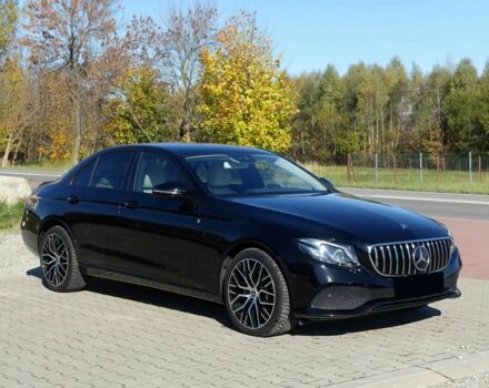 Чорний Мерседес Е-Клас, об'ємом двигуна 2 л та пробігом 31 тис. км за 20999 $, фото 1 на Automoto.ua