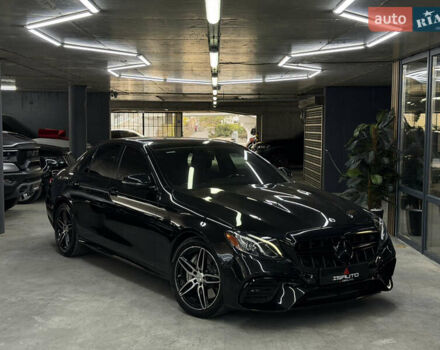 Черный Мерседес Е-Класс, объемом двигателя 3 л и пробегом 113 тыс. км за 38900 $, фото 1 на Automoto.ua