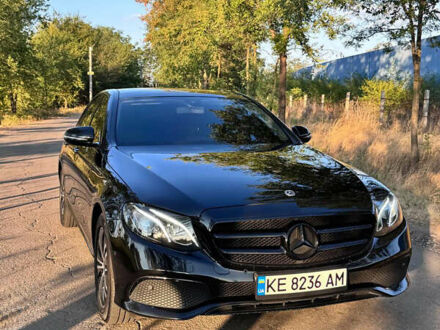 Чорний Мерседес Е-Клас, об'ємом двигуна 2.2 л та пробігом 206 тис. км за 35000 $, фото 1 на Automoto.ua