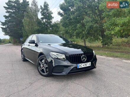 Черный Мерседес Е-Класс, объемом двигателя 1.95 л и пробегом 148 тыс. км за 30900 $, фото 1 на Automoto.ua