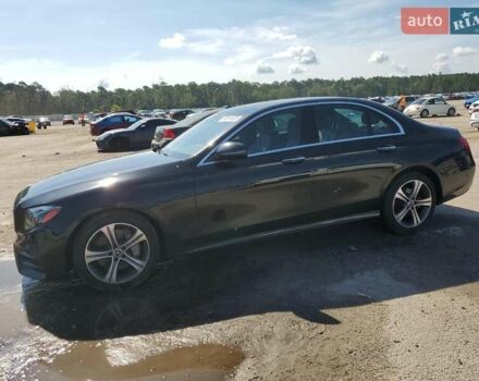 Черный Мерседес Е-Класс, объемом двигателя 2 л и пробегом 107 тыс. км за 9000 $, фото 1 на Automoto.ua