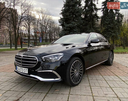 Черный Мерседес Е-Класс, объемом двигателя 2 л и пробегом 71 тыс. км за 53700 $, фото 1 на Automoto.ua