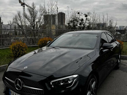 Черный Мерседес Е-Класс, объемом двигателя 2 л и пробегом 70 тыс. км за 51999 $, фото 1 на Automoto.ua