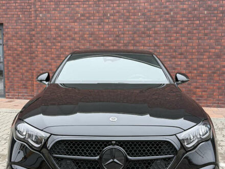 Чорний Мерседес Е-Клас, об'ємом двигуна 2 л та пробігом 25 тис. км за 87500 $, фото 1 на Automoto.ua